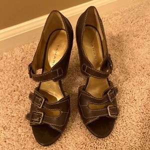 Tahari DARRYL dark brown leather strappy brass buckles Size 8